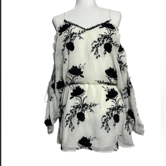 Alice + Olivia Black Floral and White Holden Cold Shoulder Drop Waist To… - Picture 4 of 14